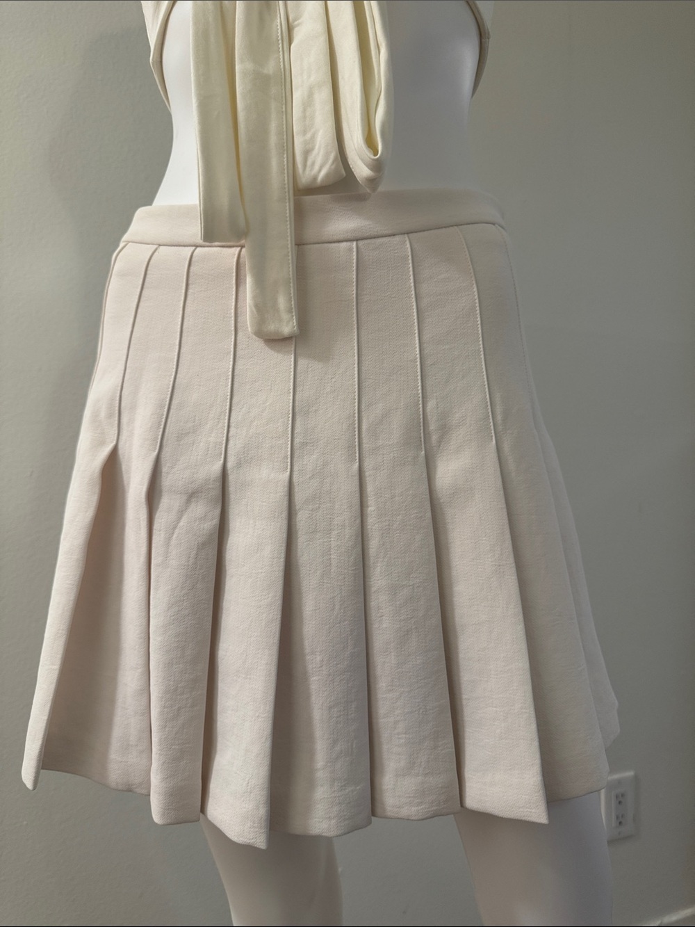 Aritzia Ivory Pleated Skater Mini Skirt